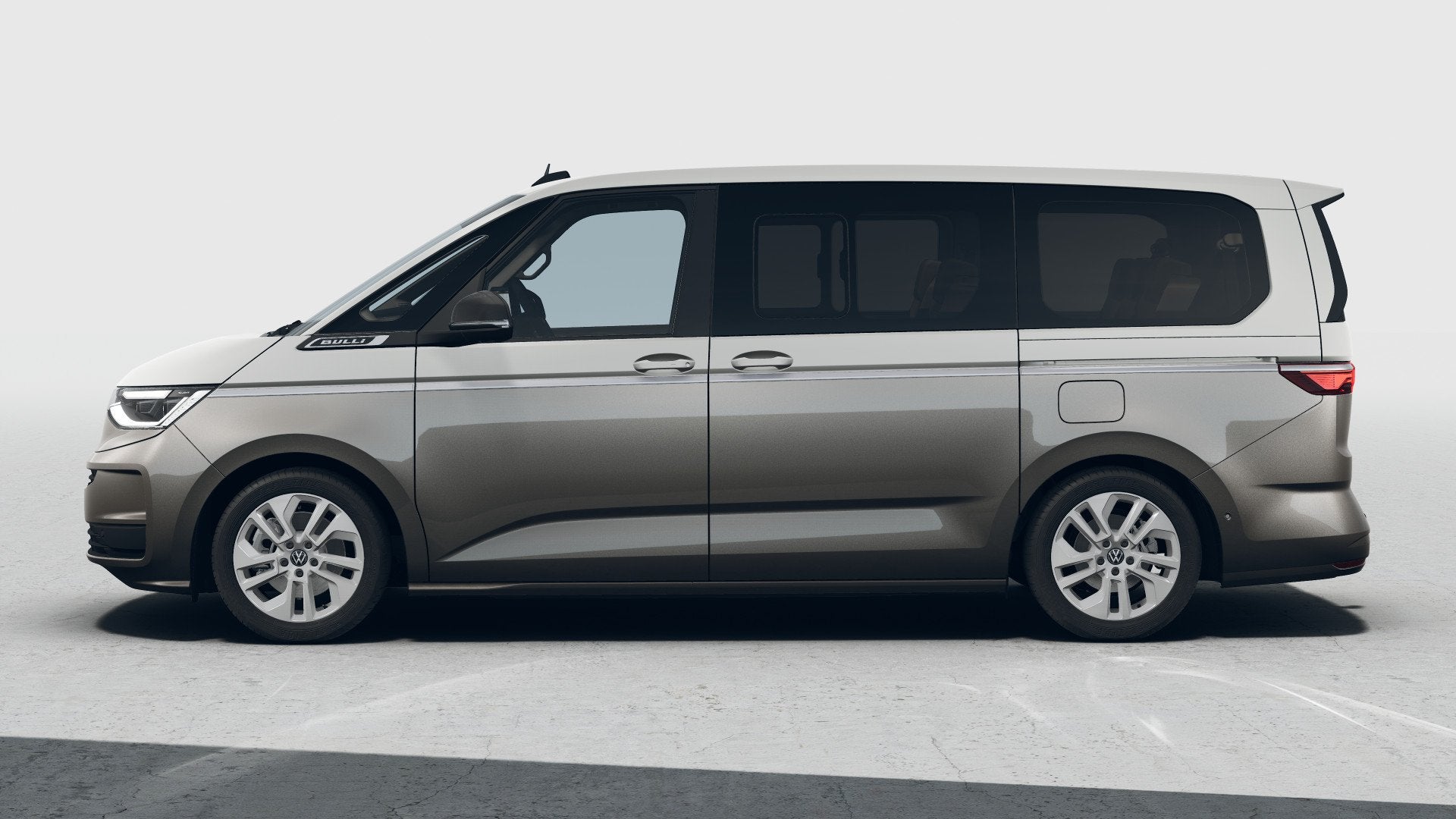 Volkswagen Multivan 1.5 eHybrid 245pk L2 Bulli Edition 4Moti, Auto's, Automaat, 12 maanden, 1498 cc, Euro 6
