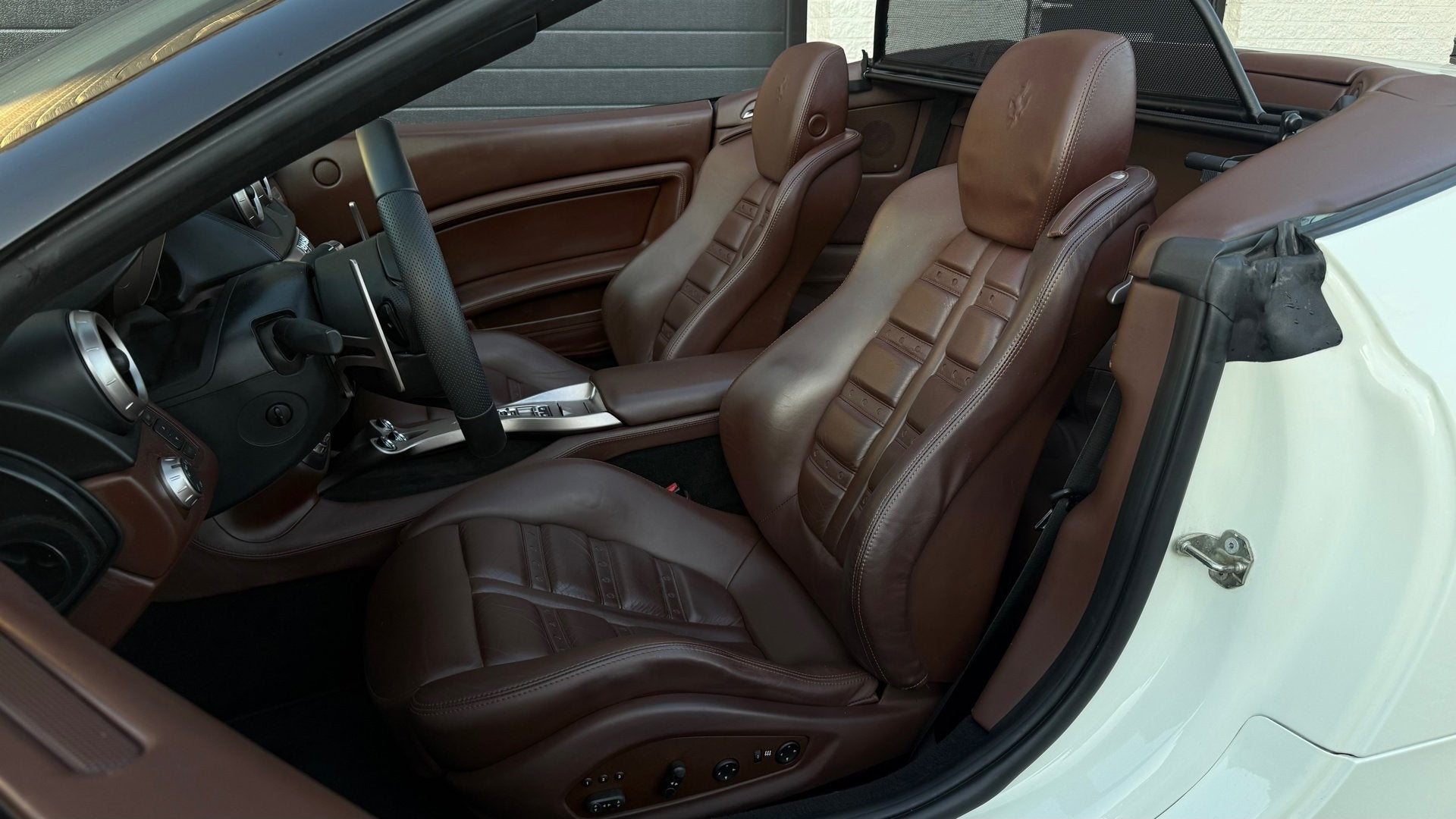 Ferrari California 4.3 V8| Orig NL | NAP | Daytona | Keramis, Auto's, Ferrari, Achterwielaandrijving, 8 cilinders, 4 stoelen, Wit