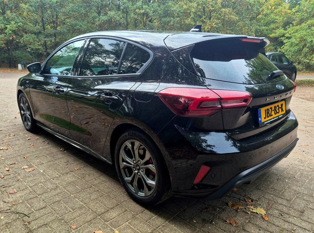 Ford FOCUS 1.0 EcoBoost Hybrid ST Line, Zwart, 1306 kg, Bedrijf, Handgeschakeld