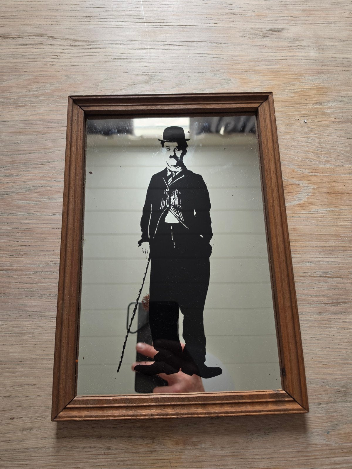 Vintage Charlie Chaplin spiegel in houten lijst, Ophalen of Verzenden