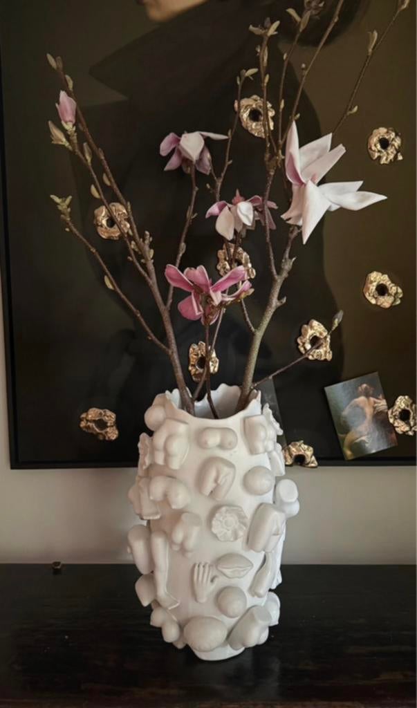 Grote witte designvaas met lichaamsdelen, keramiek, Huis en Inrichting, Woonaccessoires | Vazen, Ophalen, Wit, Aardewerk of Porselein
