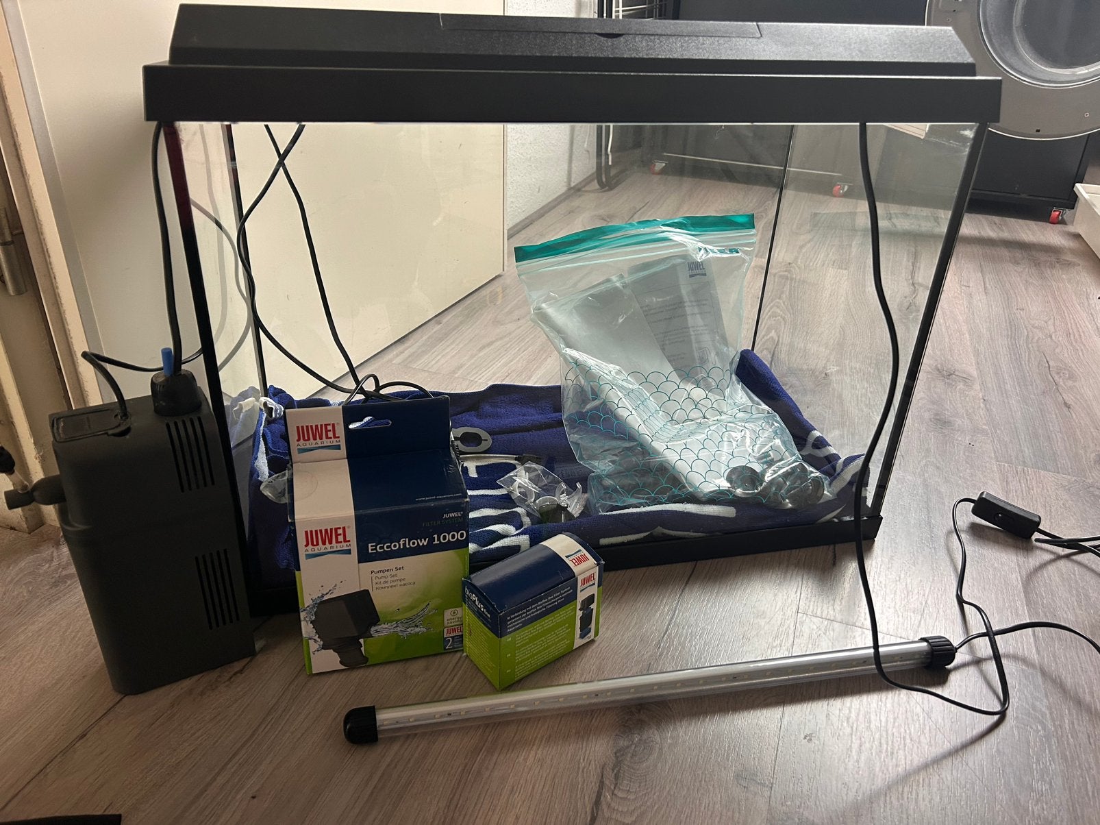 Juwel primo 60/70 met kast en pomp, Ophalen, Zo goed als nieuw, Leeg aquarium, Verwarming
