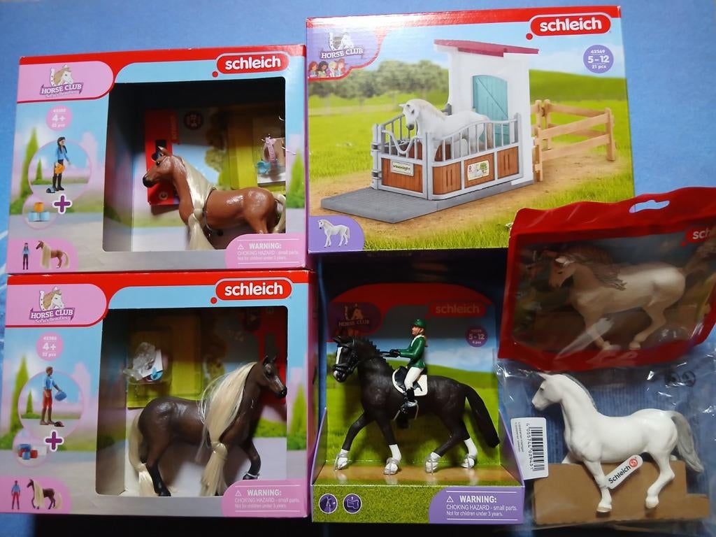 Schleich 42358, paardenbox, ruiters, paarden vanaf €6 p.st, Ophalen, Nieuw