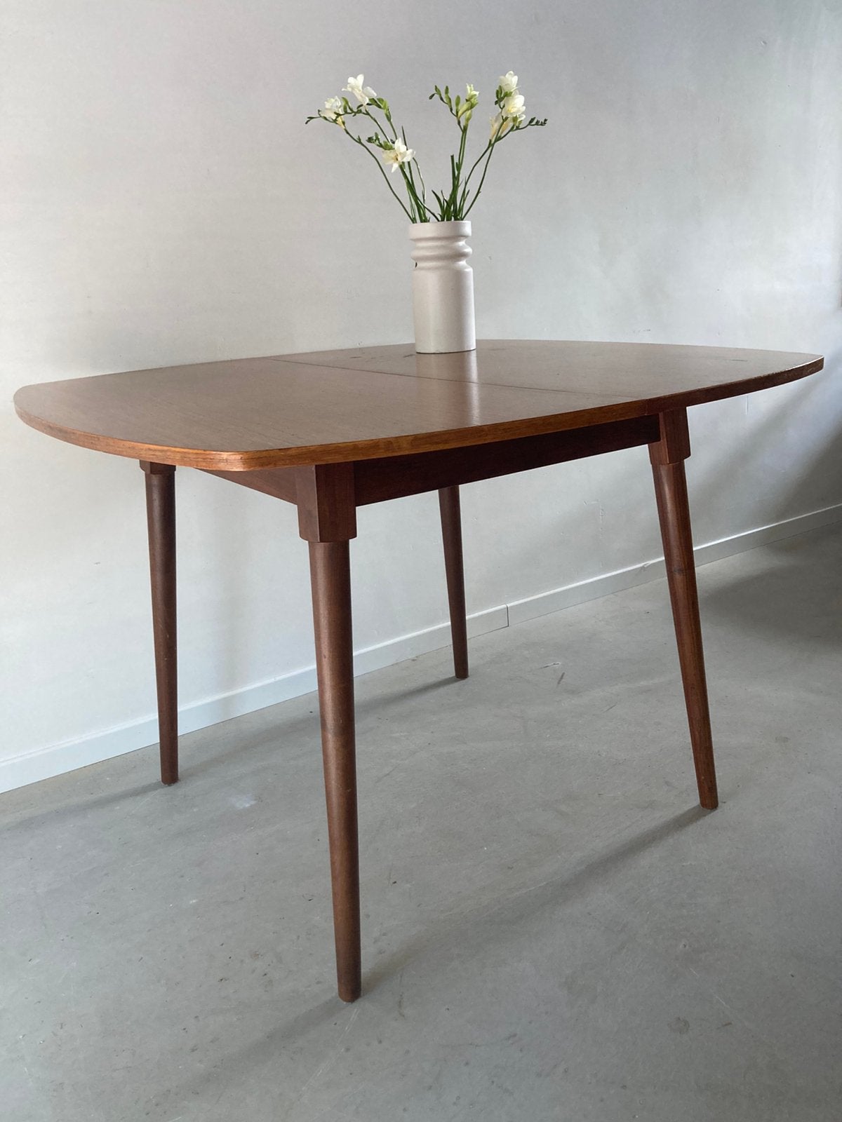 Midcentury vintage teak eettafel uitschuifbaar, Gebruikt, Ophalen of Verzenden, Vijf personen of meer, X
