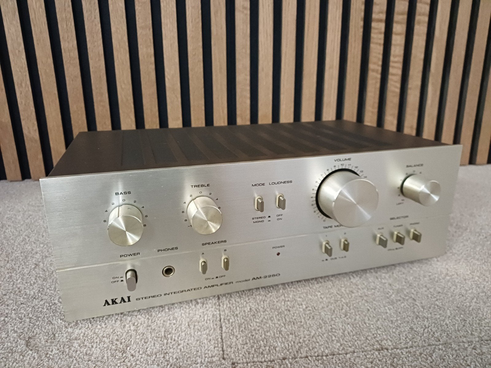 Akai AM-2250 Stereo Geïntegreerde Versterker, Ophalen of Verzenden, Gebruikt, Overige merken