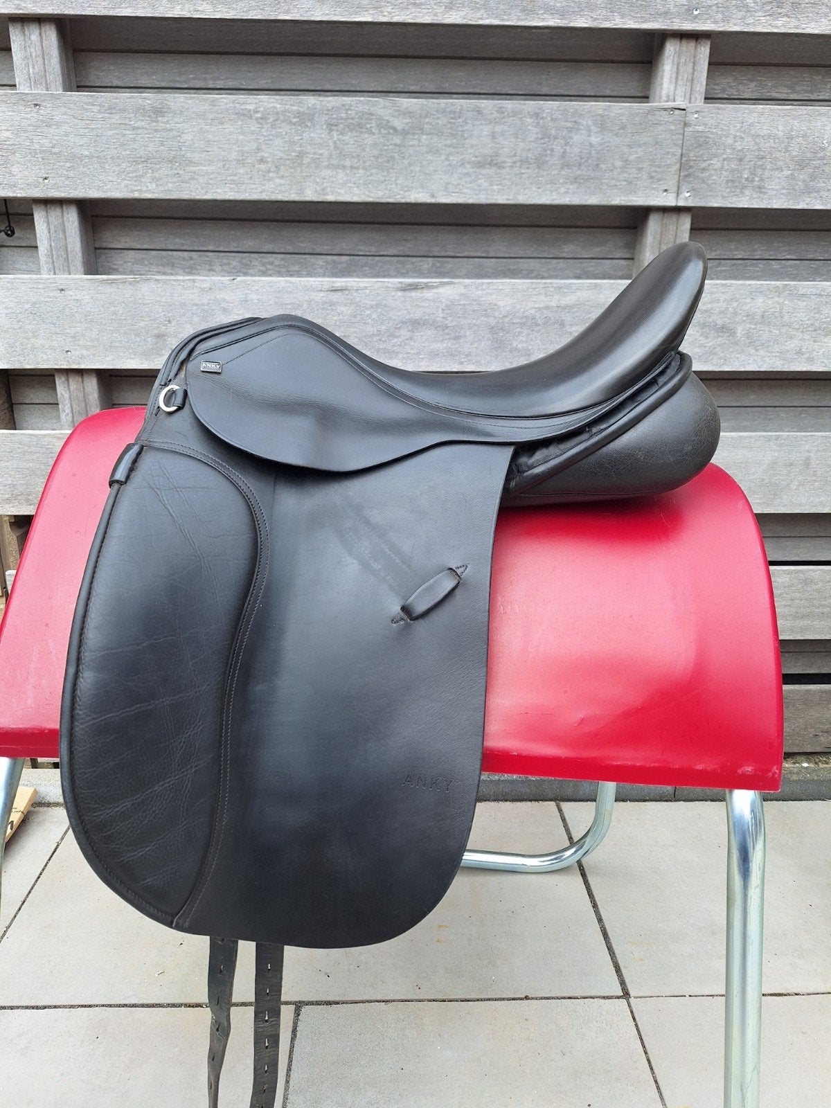 Diverse zadels te koop, Dieren en Toebehoren, Paarden en Pony's | Zadels, Ophalen, Dressuur