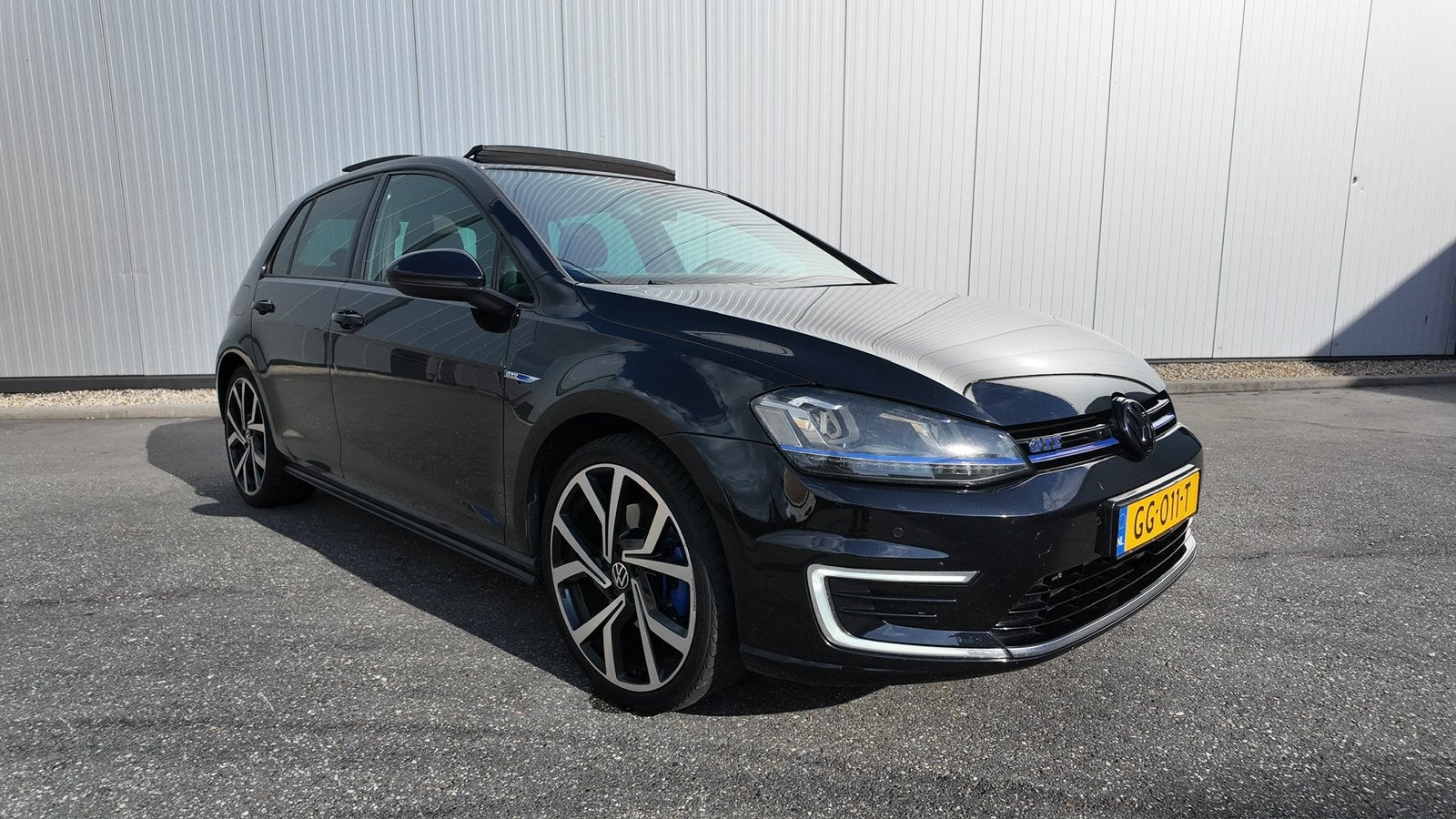 Volkswagen Golf 1.4 TSI GTE 5D 2015 | APK | PANO | NAP, Auto's, Volkswagen, Euro 5, Stof, 4 cilinders, Zwart