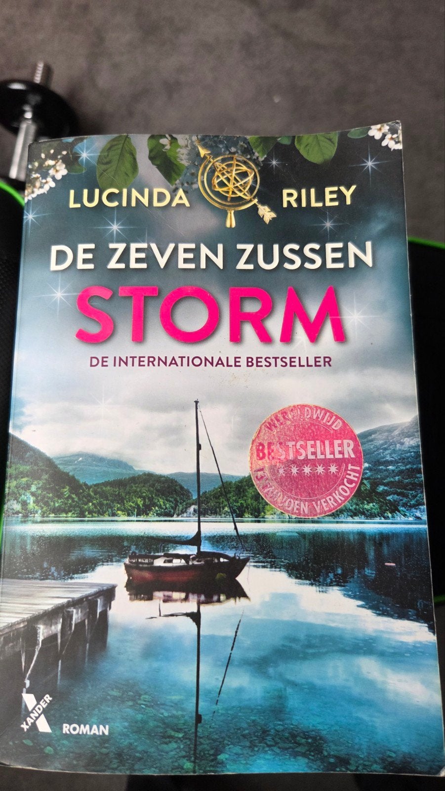 De Zeven Zussen - Storm (deel 2) - Lucinda Riley, Ophalen of Verzenden, Zo goed als nieuw, Lucinda Riley, Nederland