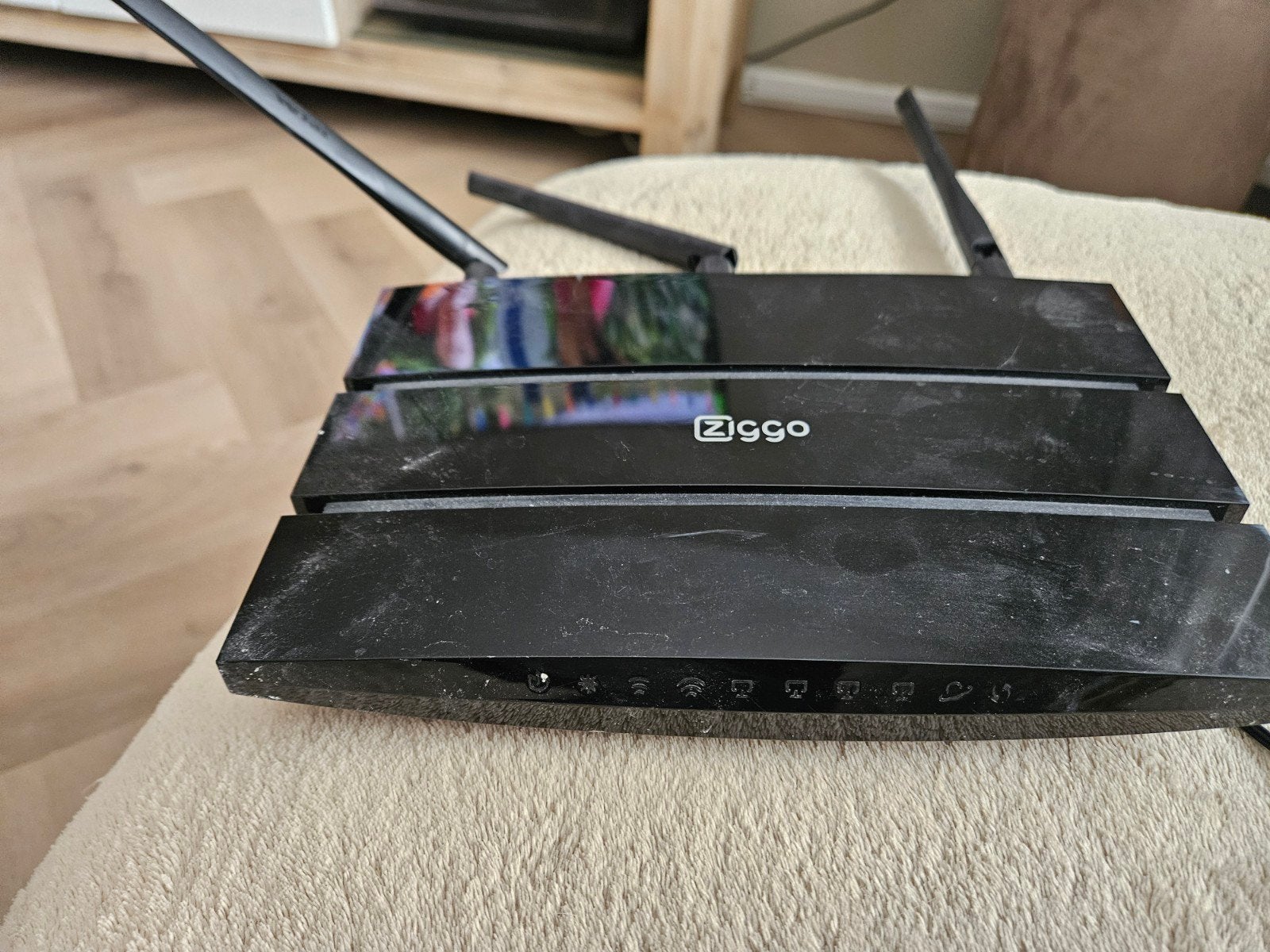 Ziggo modem/router - 4 poorten - Werkt perfect, Computers en Software, Routers en Modems, Ophalen of Verzenden, Gebruikt, Router met modem