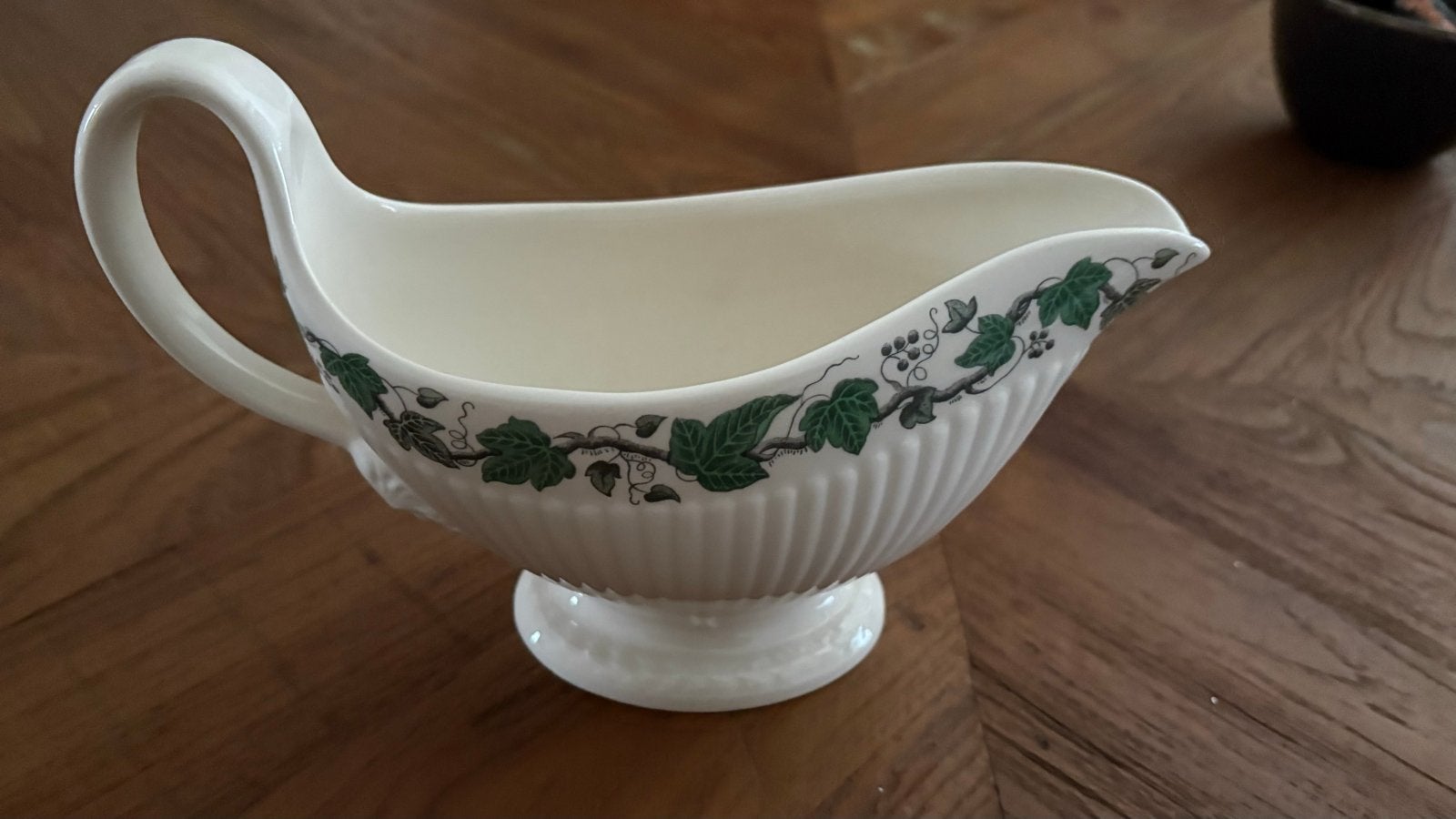 Wedgwood Stratford Sauskom, Huis en Inrichting, Klassiek, Overige typen, Ophalen of Verzenden, Zo goed als nieuw