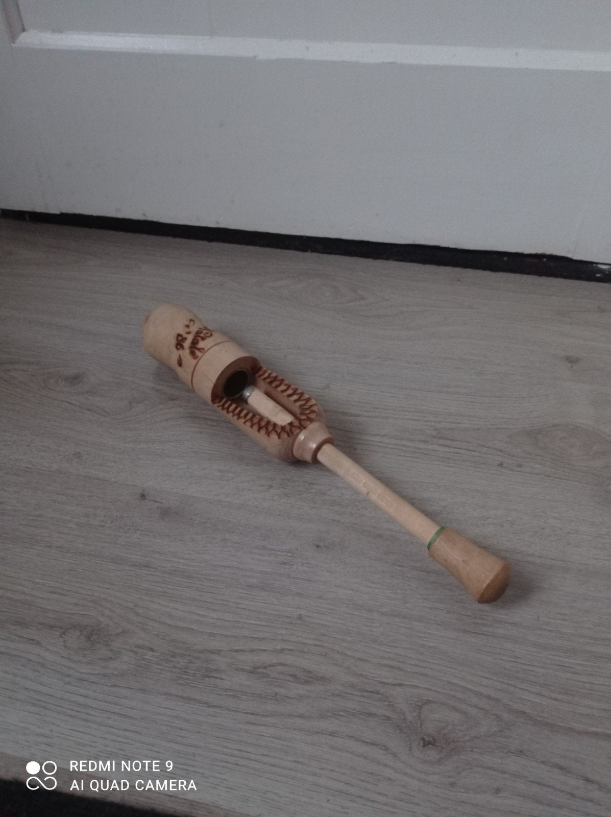 Vintage houten kurkperspers voor wijnflessen,, Antiek en Kunst, Antiek | Gereedschap en Instrumenten, Ophalen of Verzenden