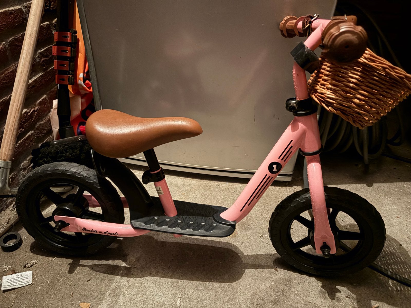 Roze loopfiets met mandje - Bandits and Angels, Ophalen, Gebruikt, Loopfiets