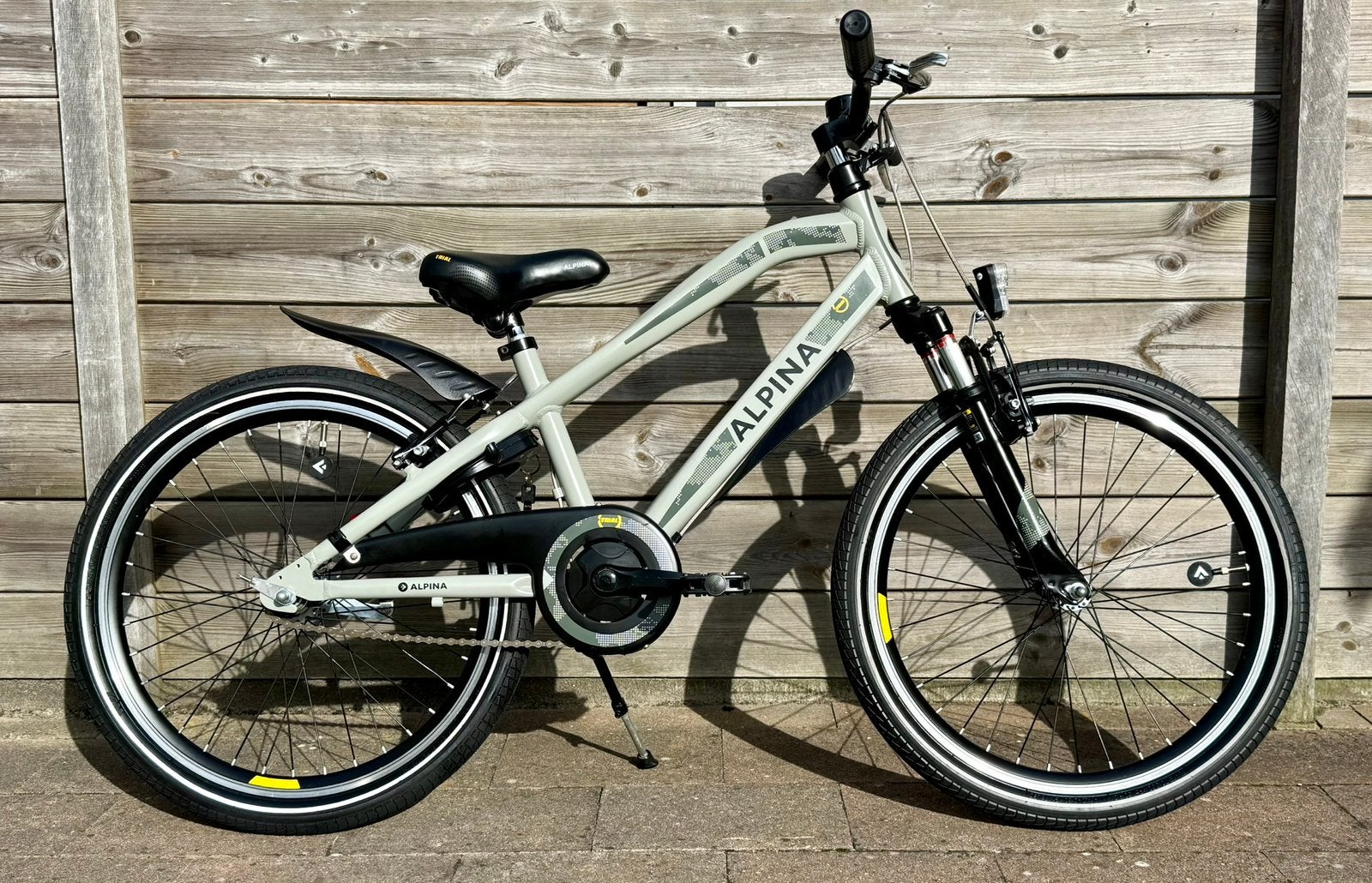 Als nieuw, Alpina Trial 22 inch jongensfiets, Ophalen, 22 inch, Velgrem, Zo goed als nieuw