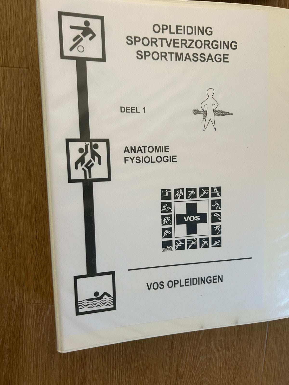 VOS Opleiding Sportverzorging Sportmassage Deel 1, Ophalen of Verzenden, Beta, Zo goed als nieuw, MBO