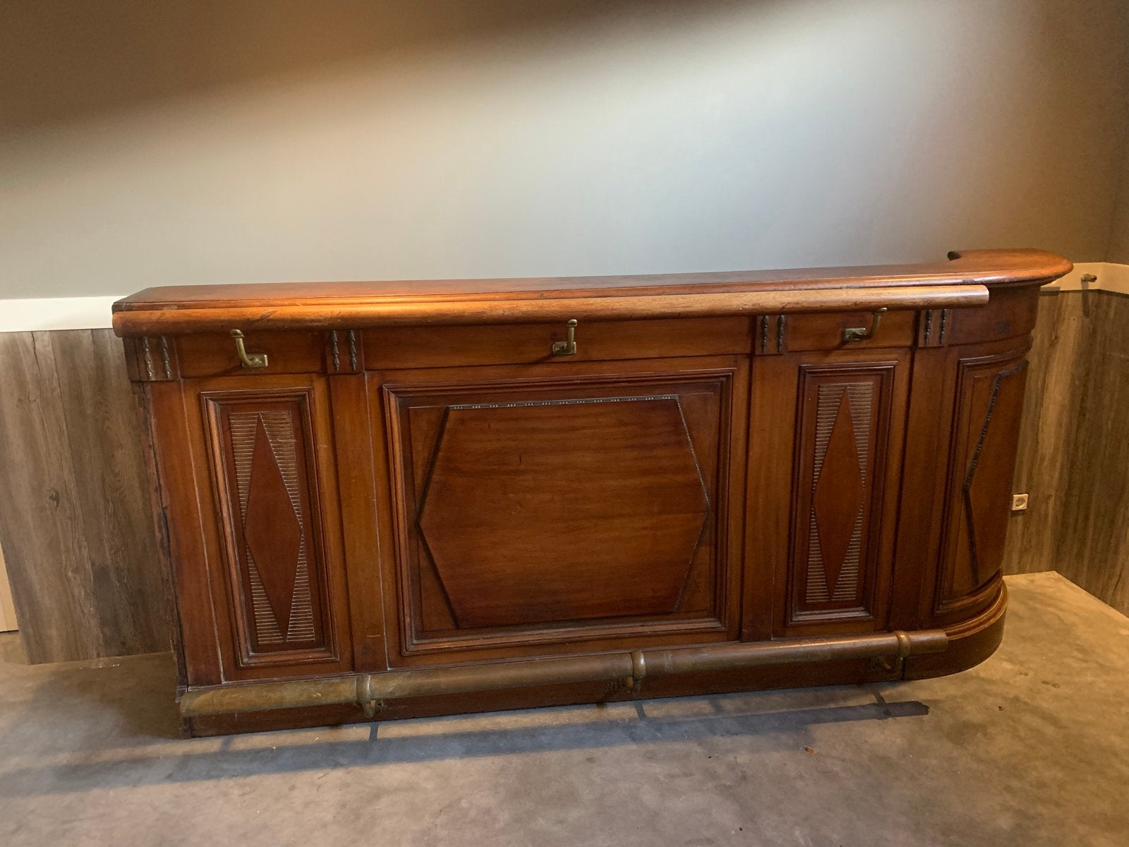 Antieke houten bar met opbergruimte, Ophalen, Gebruikt