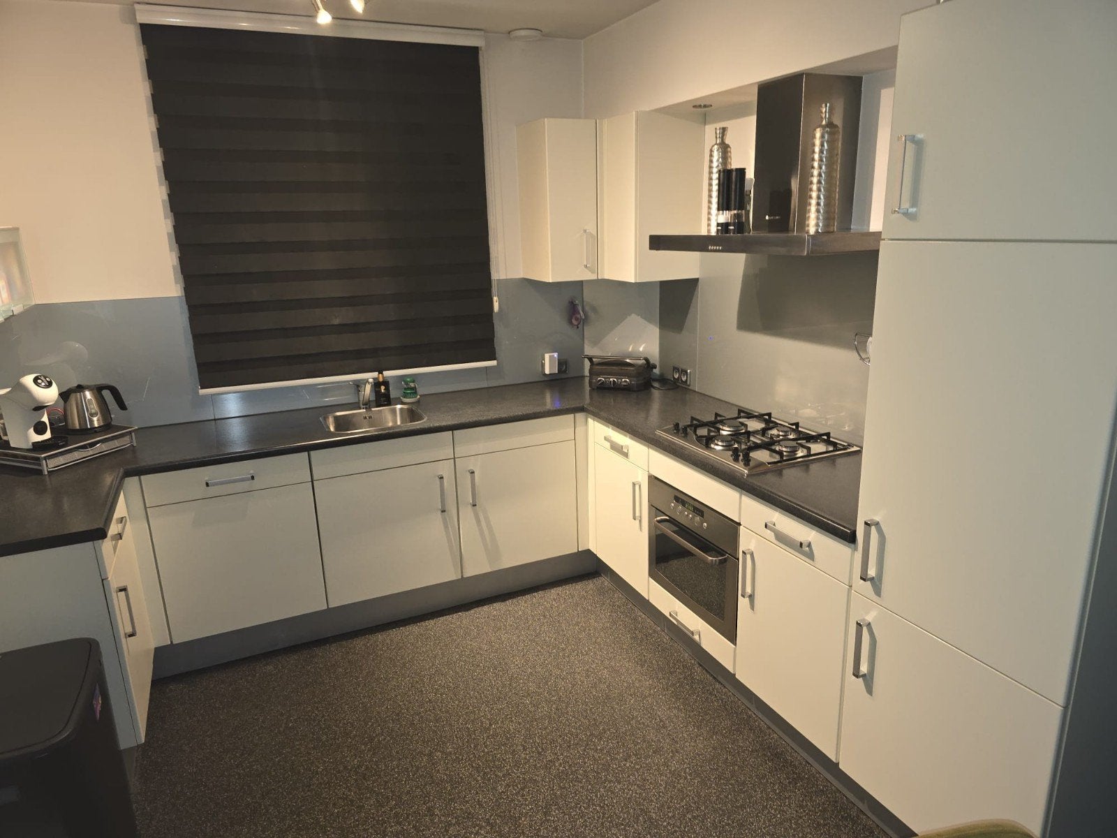 Complete hoekkeuken met Beko en Ariston apparatuur, Ophalen, Gebruikt, U-keuken, Hout