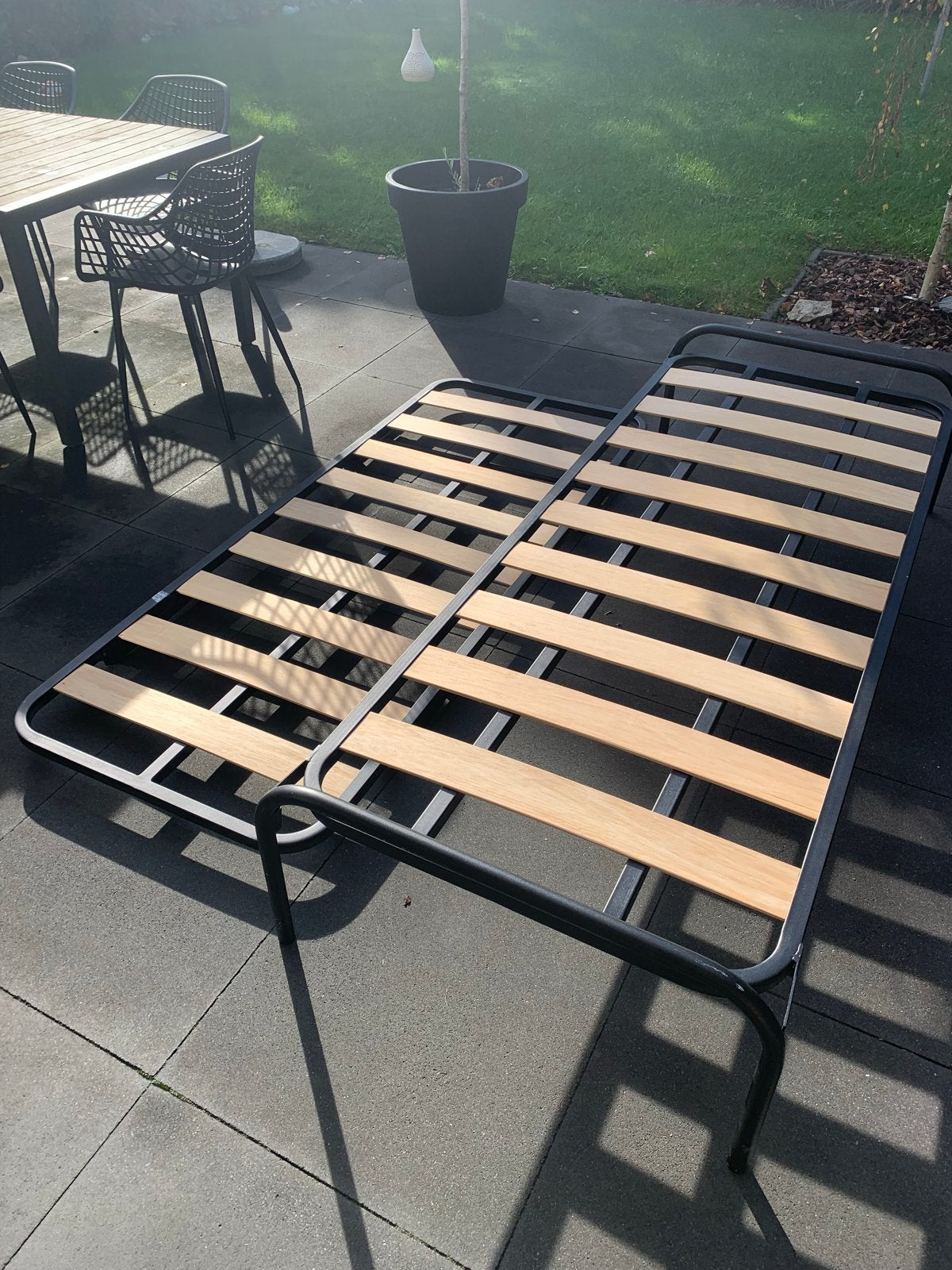 Uitschuifbaar bedframe met lattenbodem (2x eenpersoons), Ophalen, Gebruikt, Eenpersoons, Zwart