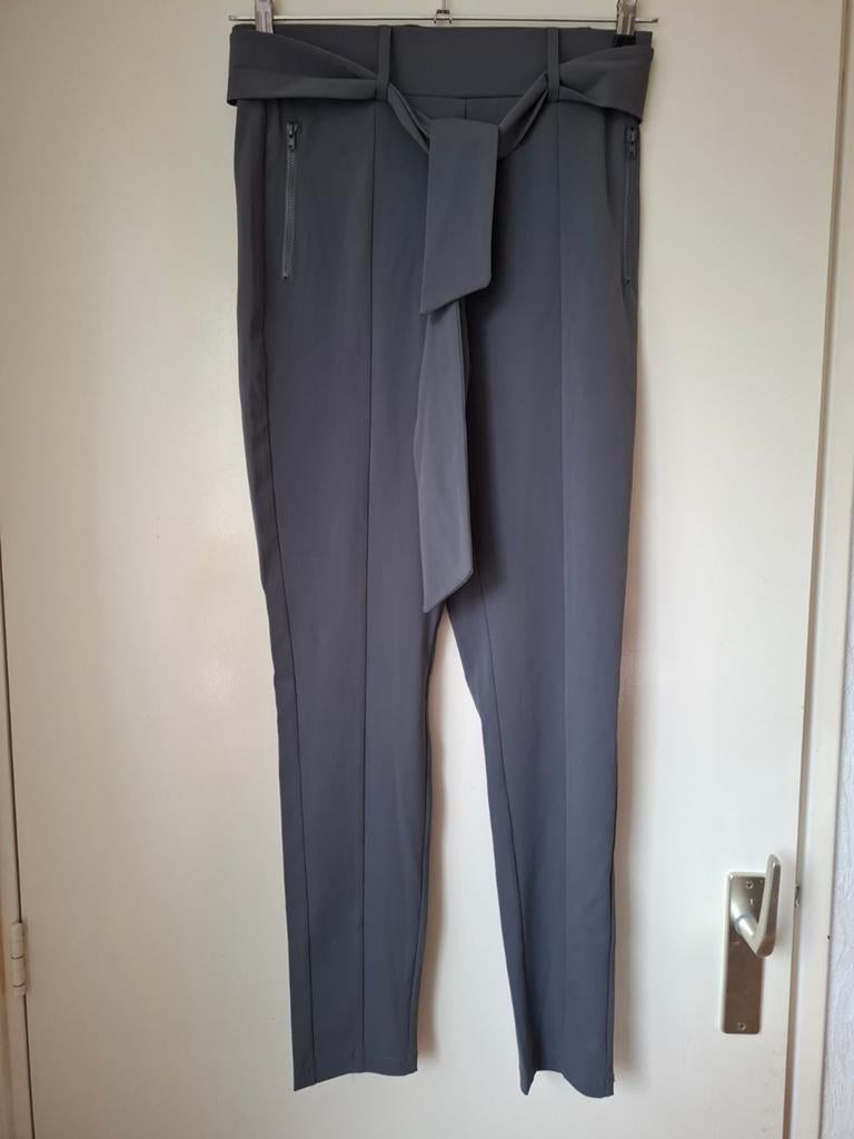 ZOSO grijze travelstof broek met strikceintuur - maat M, Maat 38/40 (M), Verzenden, Nieuw, Zoso