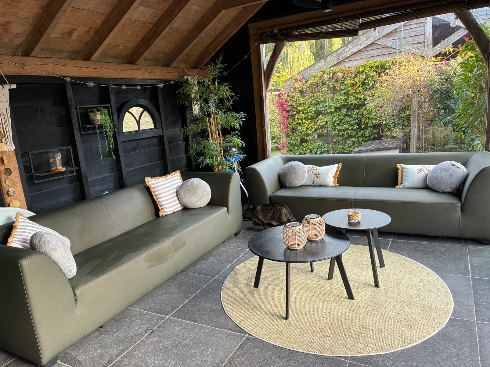 2 x 3-zits loungebank van VT wonen olijfgroen, Ophalen, Kunststof, 6 zitplaatsen, Zo goed als nieuw
