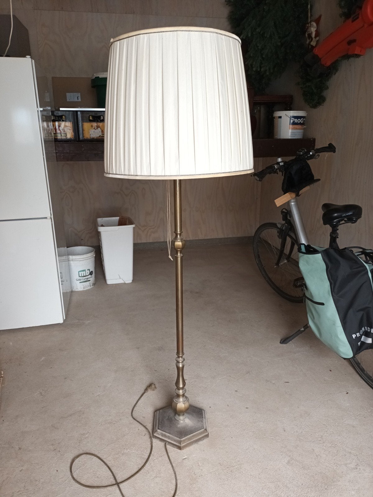 Vintage messing vloerlamp met plissé kap, Gebruikt, Metaal, Vintage, Klassiek, 150 tot 200 cm
