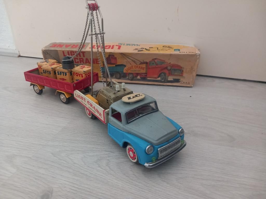 Zeldzame Oude Blikken Truck . Light crane - China, Ophalen of Verzenden