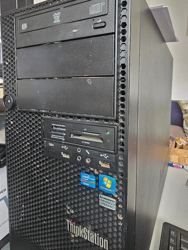 fluisterstille server lenovo D30, Computers en Software, Servers, Gebruikt, 3 tot 4 Ghz, 128 GB, Ophalen