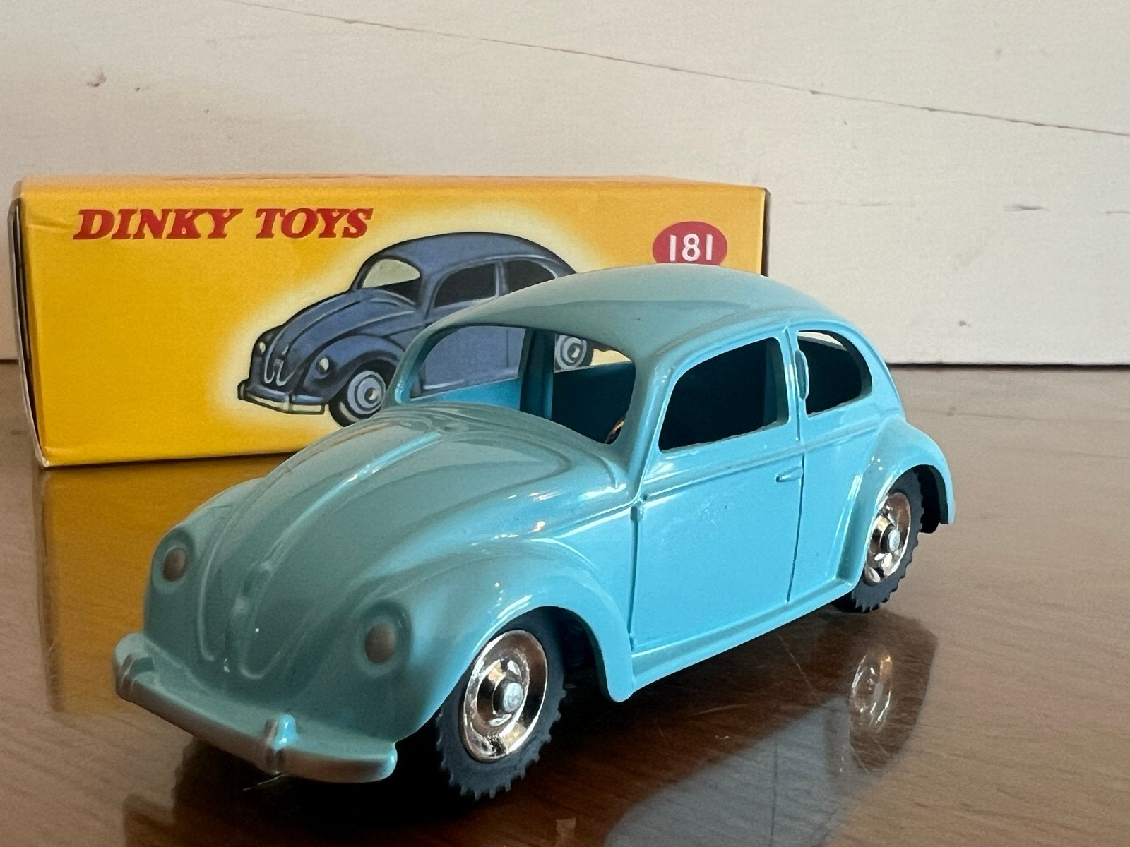Dinky Toys 181 Volkswagen Kever - Zo goed als nieuw, Hobby en Vrije tijd, Ophalen of Verzenden, Zo goed als nieuw, Auto, Dinky Toys