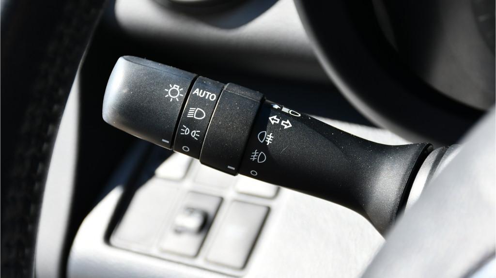 Toyota RAV4 2.0 VVT-i Dynamic Automaat 158pk | Stuur multifu, Auto's, Toyota, 12 maanden, Stof, Gebruikt, Zwart