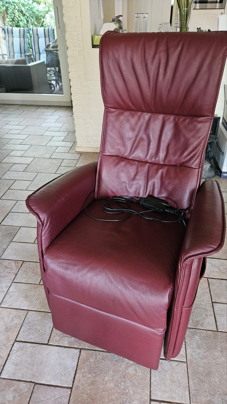 Comfortabele relaxfauteuil sta op stoel met elektrische bedi, Huis en Inrichting, Fauteuils, Ophalen, Gebruikt, Klassiek, Comfortabel