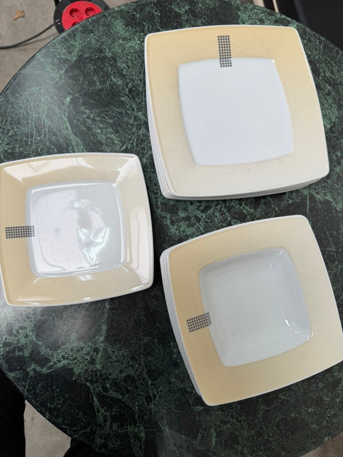 Vierkant servies 17-delig – grote, kleine & diepe borden, Ophalen, Zo goed als nieuw, Overige stijlen, Bord(en)