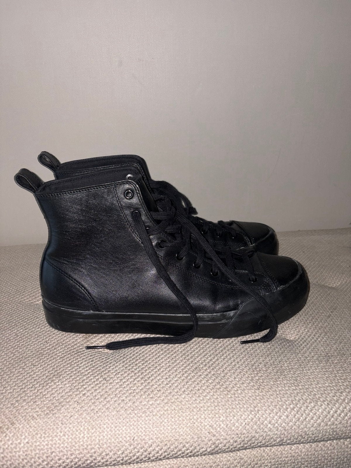 Zara Man hoge sneakers - Zwart - Maat 43 - Ongedragen, Ophalen of Verzenden, Nieuw, Zwart, Sneakers of Gympen