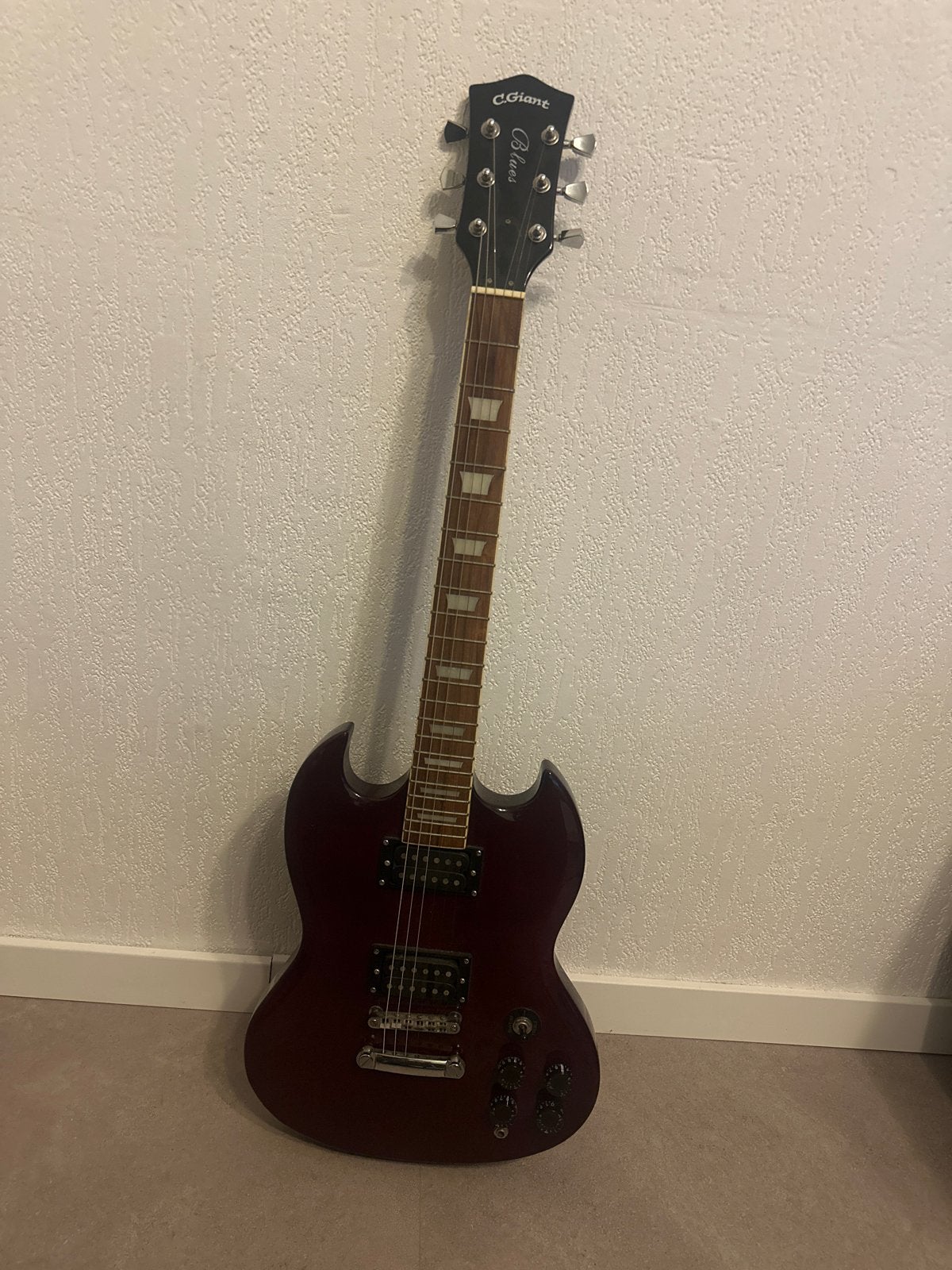 C.Giant Blues elektrische gitaar met versterker, Muziek en Instrumenten, Overige merken, Gebruikt, Met versterker, Ophalen of Verzenden