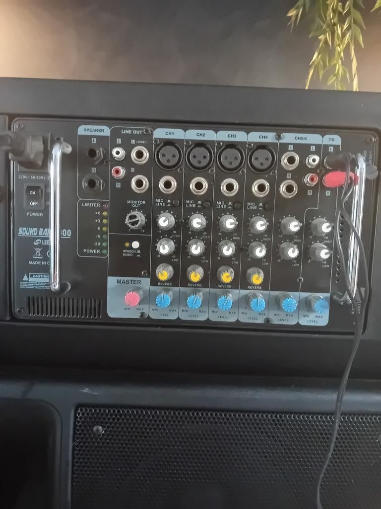 Karaoke sound systeem Leem 300 watt, Audio, Tv en Foto, Karaoke-apparatuur, Ophalen, Complete set