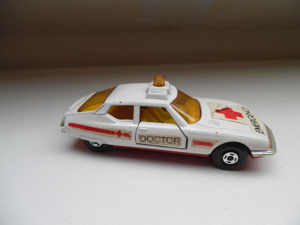 Matchbox speedkings Citroen SM Ambulance 1978, Ophalen of Verzenden, Zo goed als nieuw, Auto, Matchbox