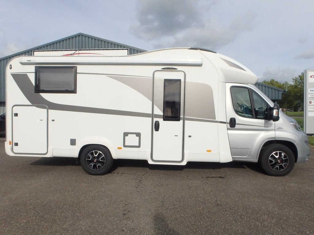 Bürstner Ixeo Time IT 726 G, Standaard zit, Ringverwarming, Fiat, Raamblindering