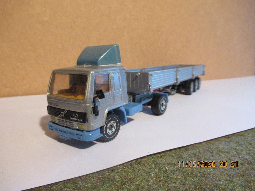 SIKU  Volvo FL 7, Hobby en Vrije tijd, Modelauto's | 1:50, Ophalen of Verzenden, Gebruikt, Bus of Vrachtwagen, SIKU