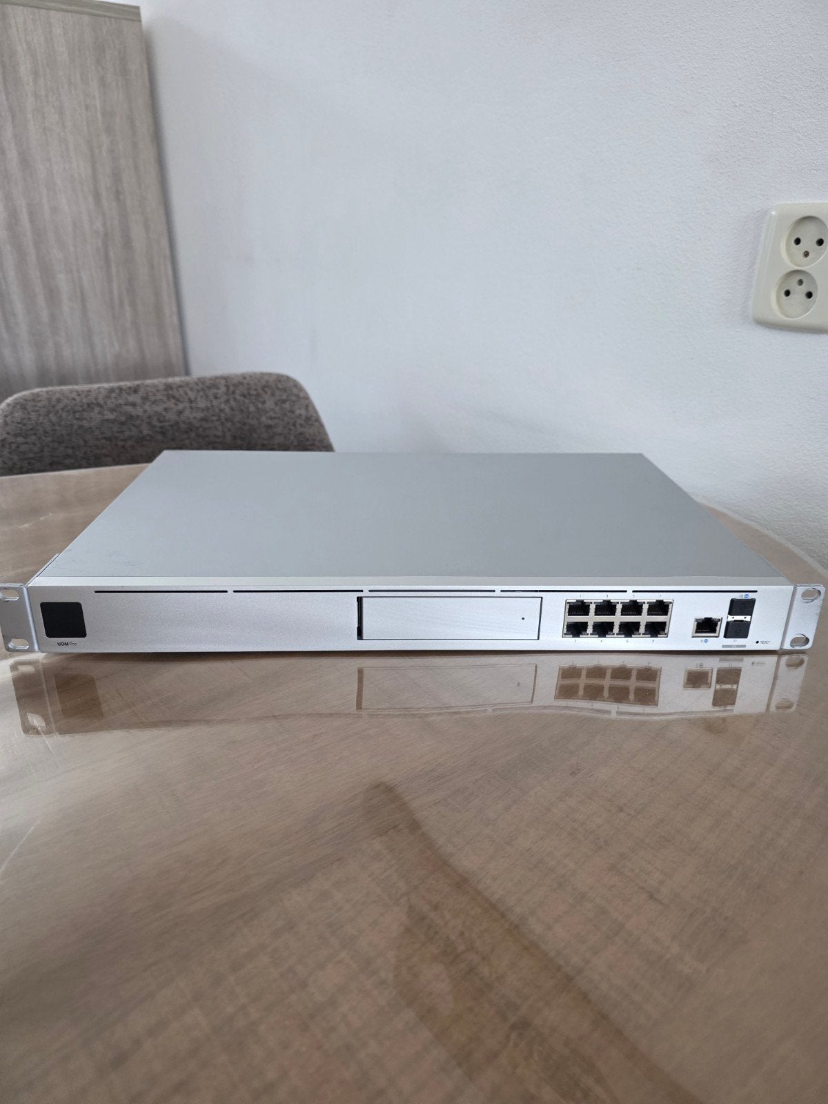 Ubiquiti UniFi Dream Machine Pro (UDM-Pro), Computers en Software, Ophalen of Verzenden, Zo goed als nieuw, Router, Ubiquiti UniFi