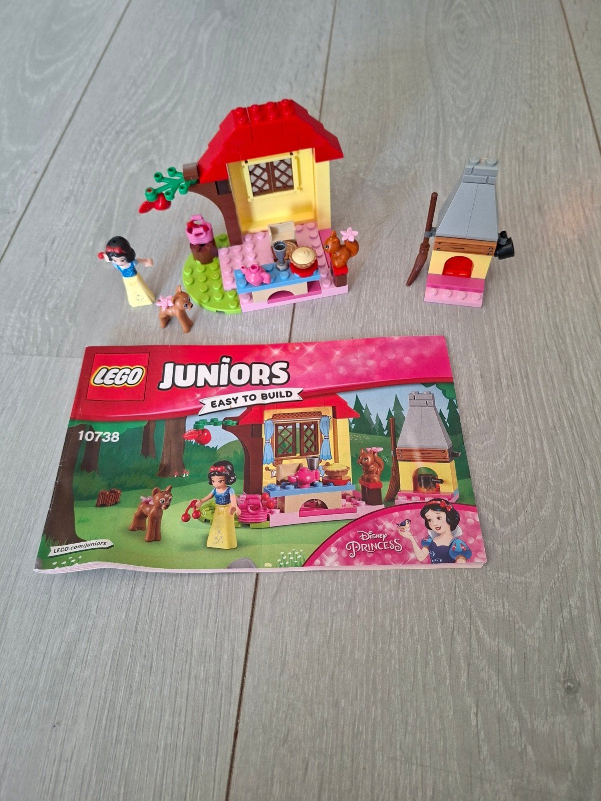 LEGO Juniors Disney Princess Sneeuwwitjes boshut - 10738, Compleet, Gebruikt, Lego, Ophalen of Verzenden