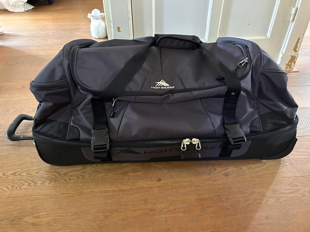 High Sierra Wheeled Duffel - 89L | NIEUW, Zwart, Wieltjes, 30 cm of meer, Nieuw