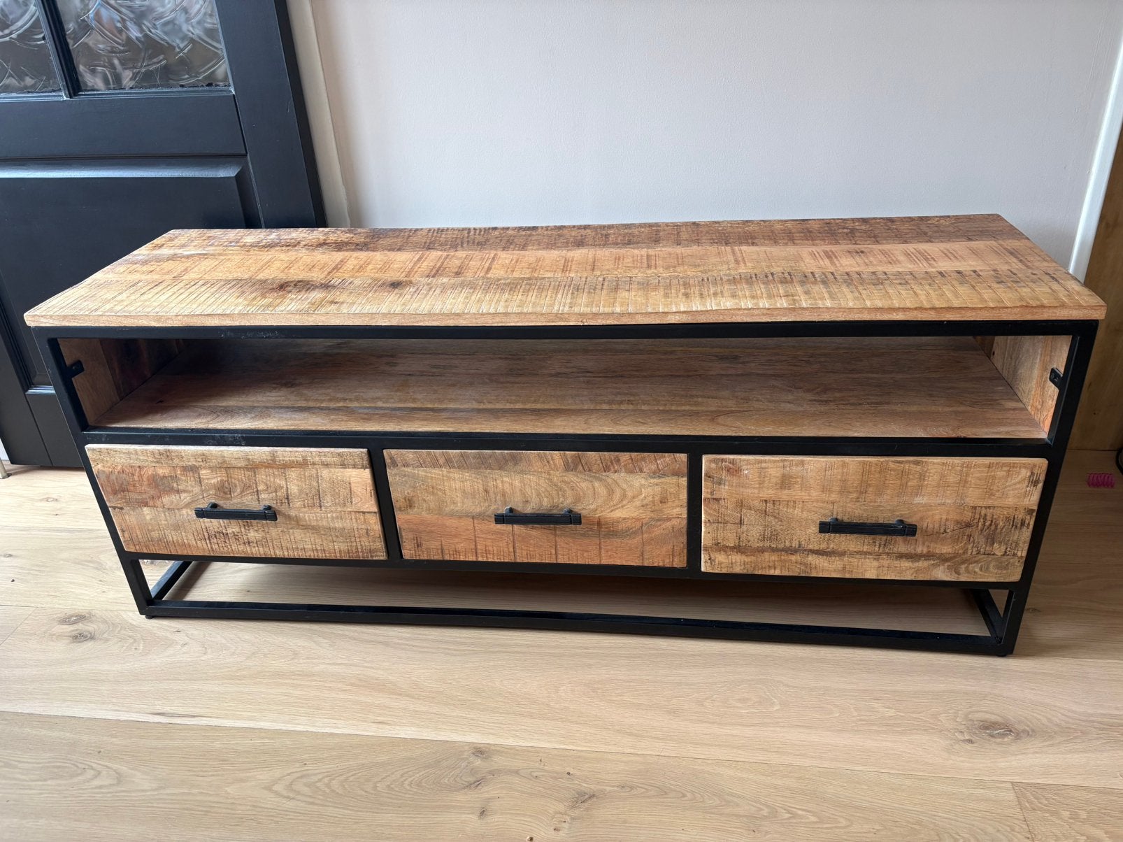 Prachtig mango hout tv meubel, Ophalen, Zo goed als nieuw, 25 tot 50 cm, Minder dan 100 cm