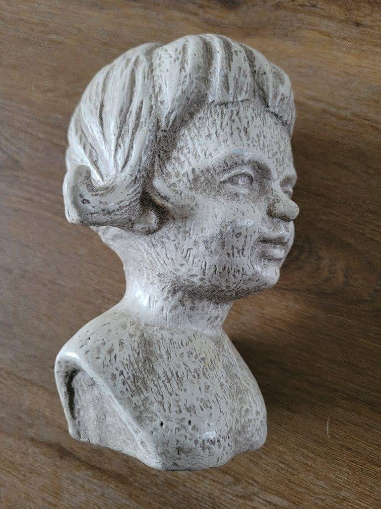 Beeldje van meisjeskopje door gebr. van Paridon H. 17 cm., Minder dan 20 cm, Buste, Handgemaakt, Ophalen of Verzenden