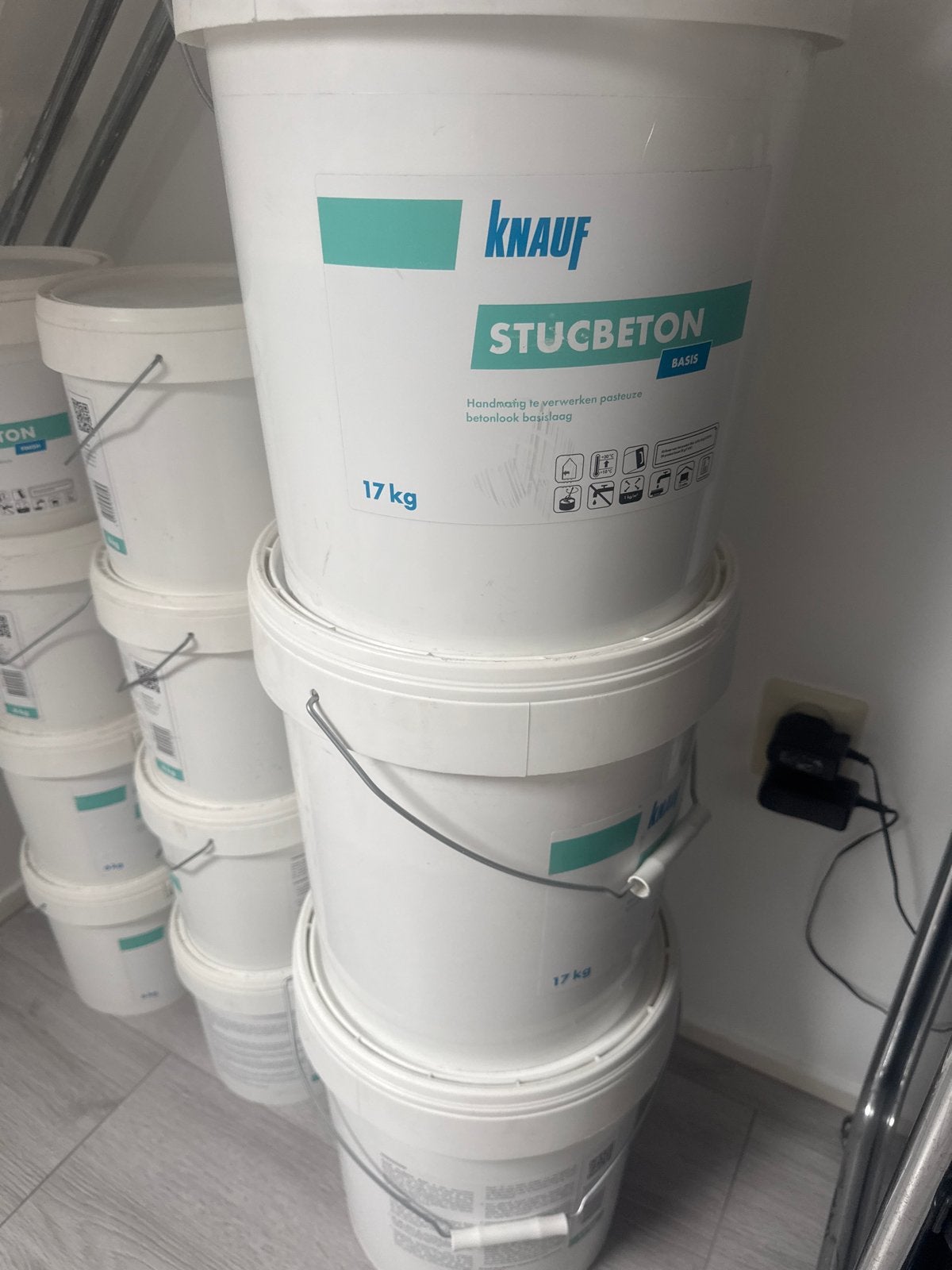 Knauf Stucbeton Basis en Finish - Diverse hoeveelheden, Ophalen, 15 tot 20 liter, Grijs, Verf