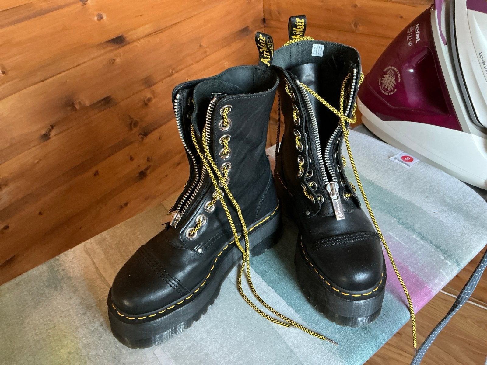 Dr. Martens Sinclair Hi Max laarzen - Maat 40, Ophalen of Verzenden, Zo goed als nieuw, Zwart, Lage of Enkellaarzen