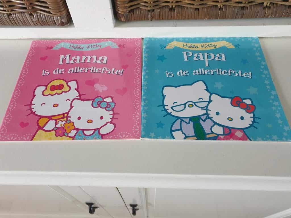 Hello Kitty boekjes, Boeken, Ophalen of Verzenden, Gelezen, Fictie algemeen, 4 jaar