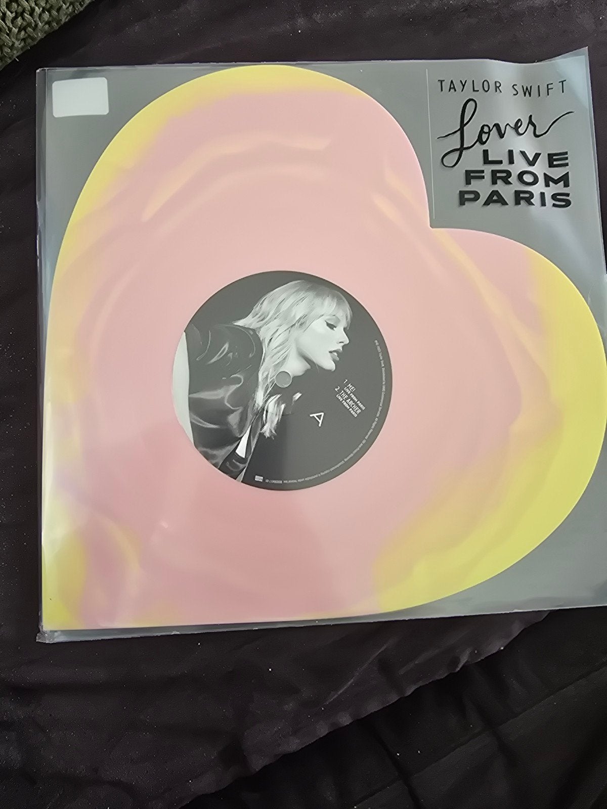 Taylor Swift - Lover Live From Paris (Hartvormige LP), LP, Pop, Ophalen of Verzenden, Colored vinyl