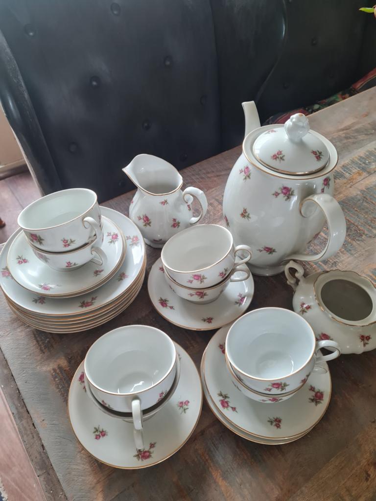 Bavaria hightea met gebaksbordjes, Antiek en Kunst, Antiek | Servies los, Ophalen of Verzenden