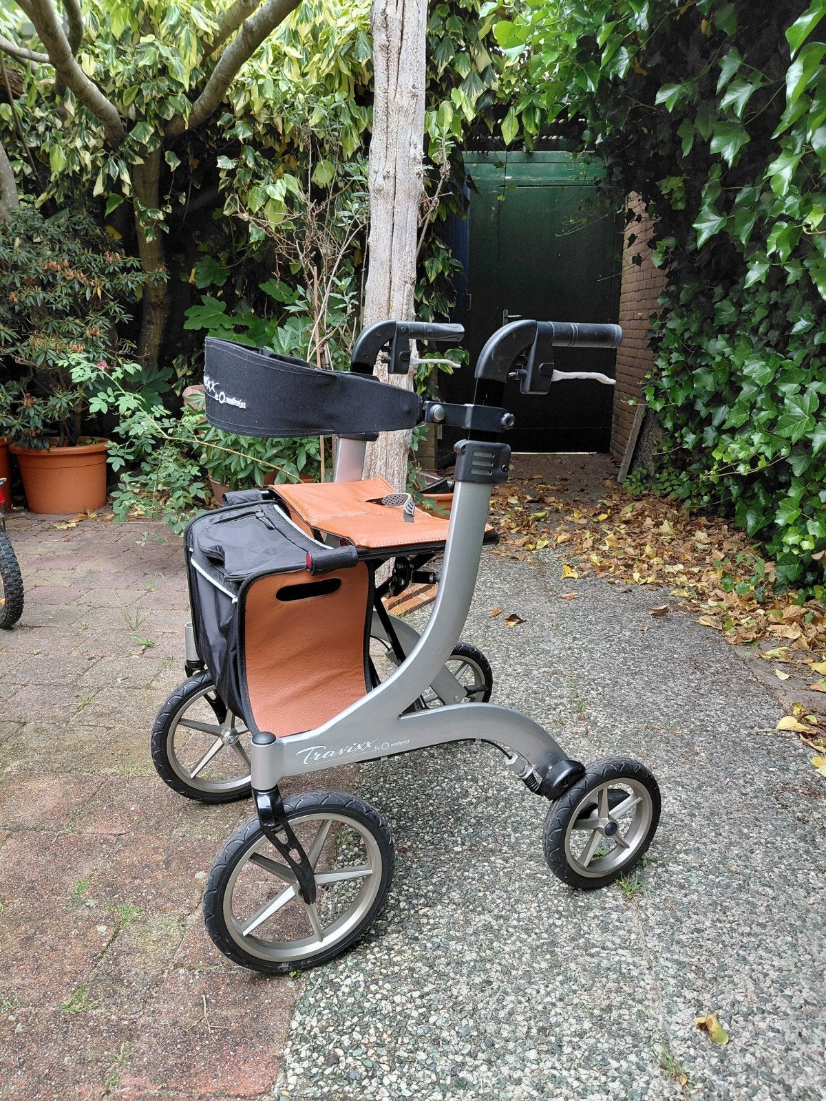 Travixx rollator, Diversen, Rollators, Ophalen, Lichtgewicht, Zo goed als nieuw