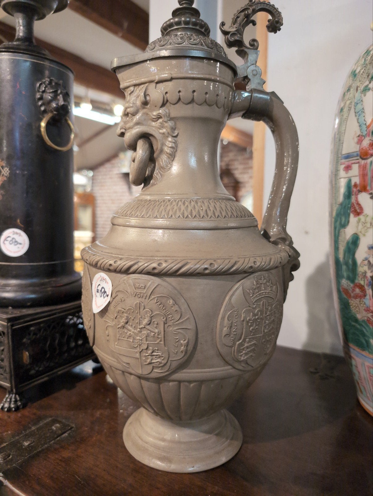 antieke kruik Westerwald. €80.   38 cm hoog, Ophalen