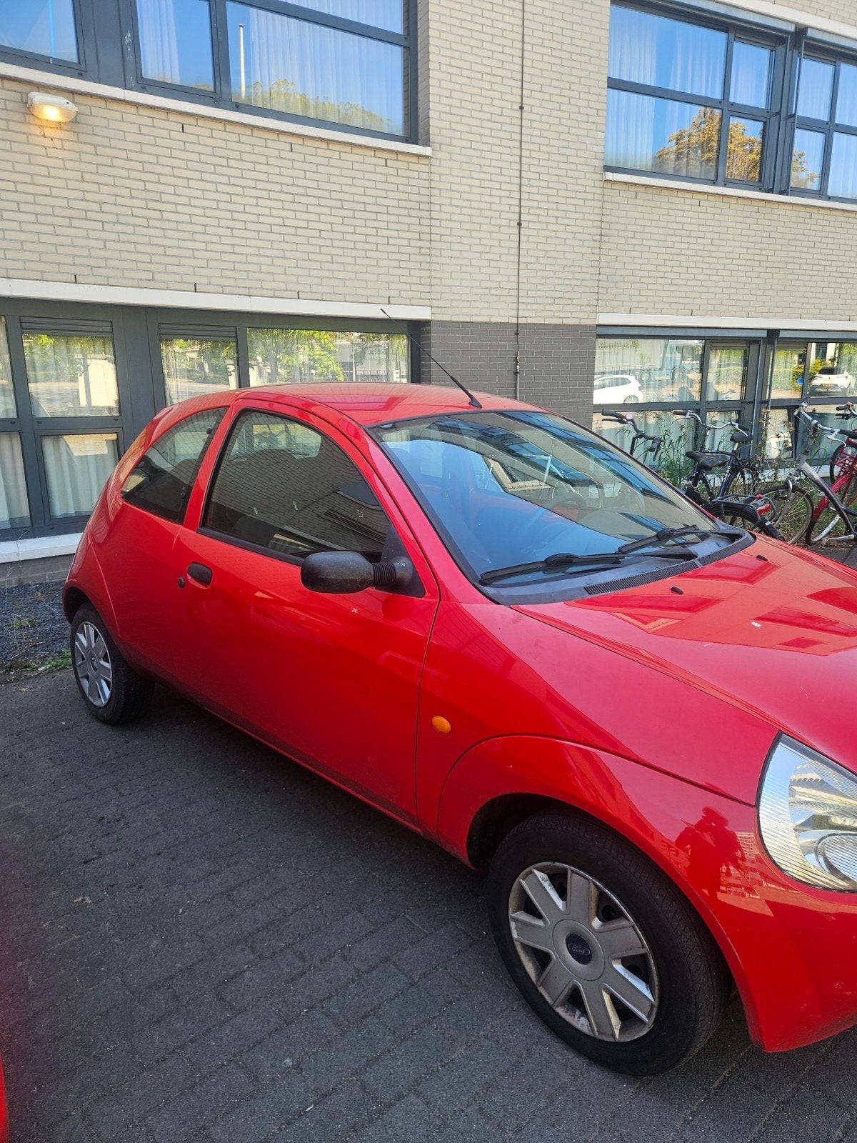Ford Ka 1.3 I Lekke Koppakking, Voorwielaandrijving, 1299 cc, 31 €/maand, 4 cilinders