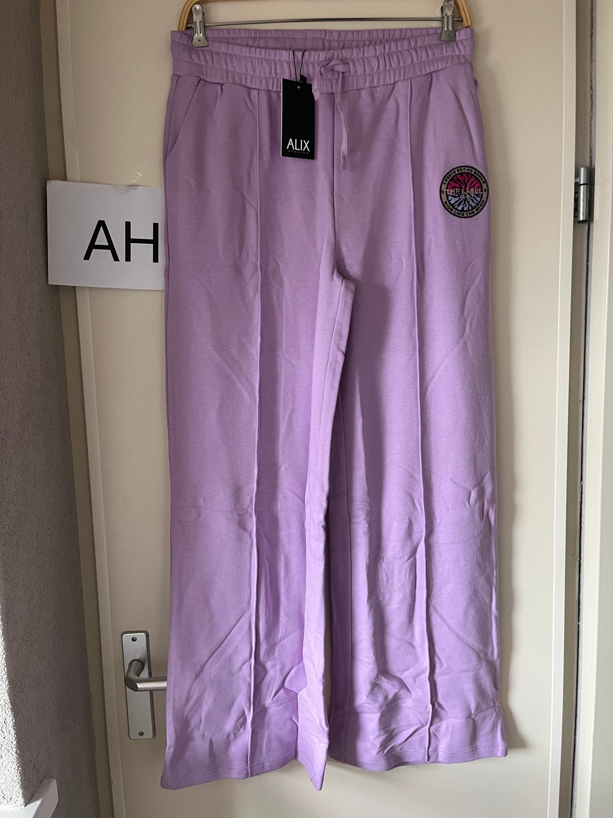 Alix the Label Lilac Broek Maat M Nieuw met kaartjes, Kleding | Dames, Maat 38/40 (M), Paars, Nieuw, Ophalen of Verzenden
